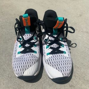 COPY - NIKE basketball shoes, boys 7.5